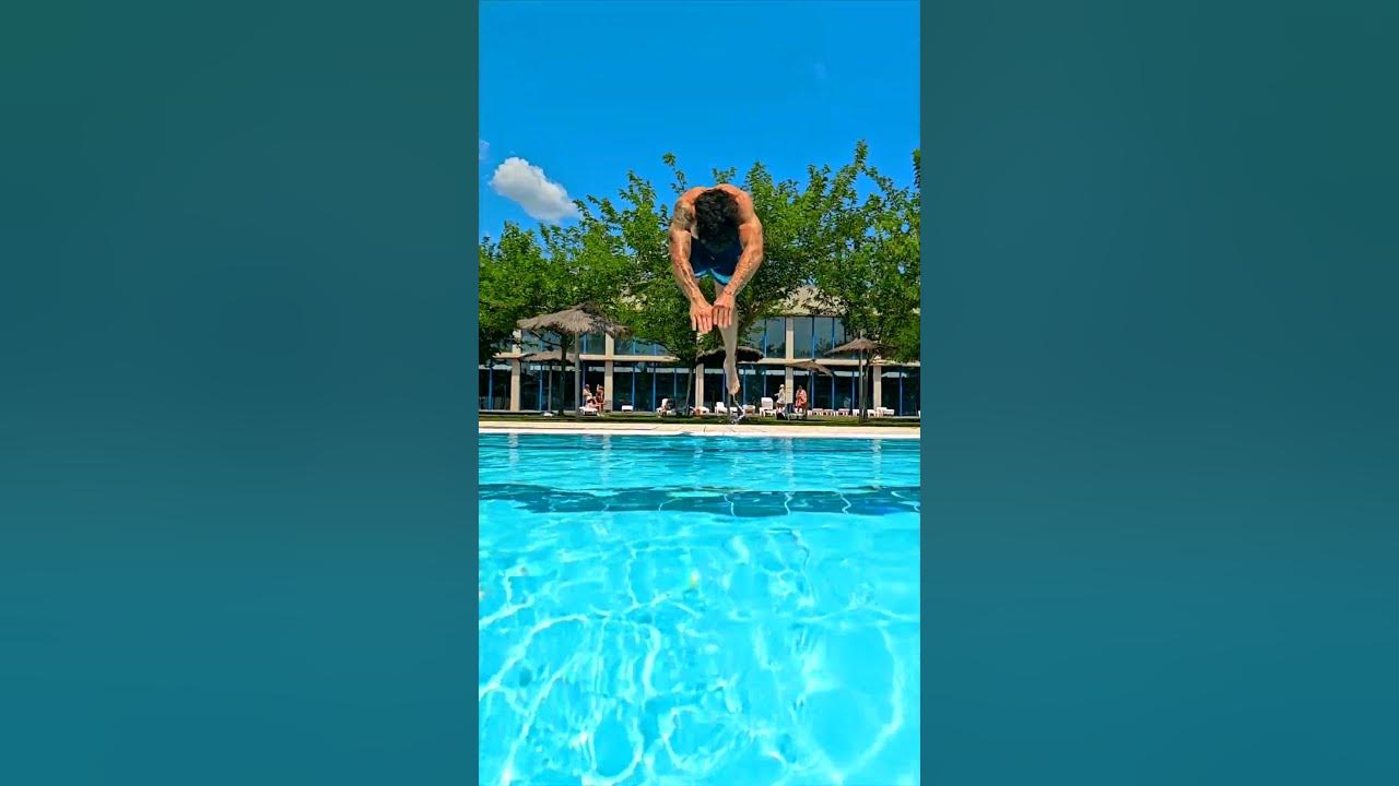 Upside down Pool trick 📲💦 with @xiaomi  #Xiaomi13Pro #photoshoot  #pool
